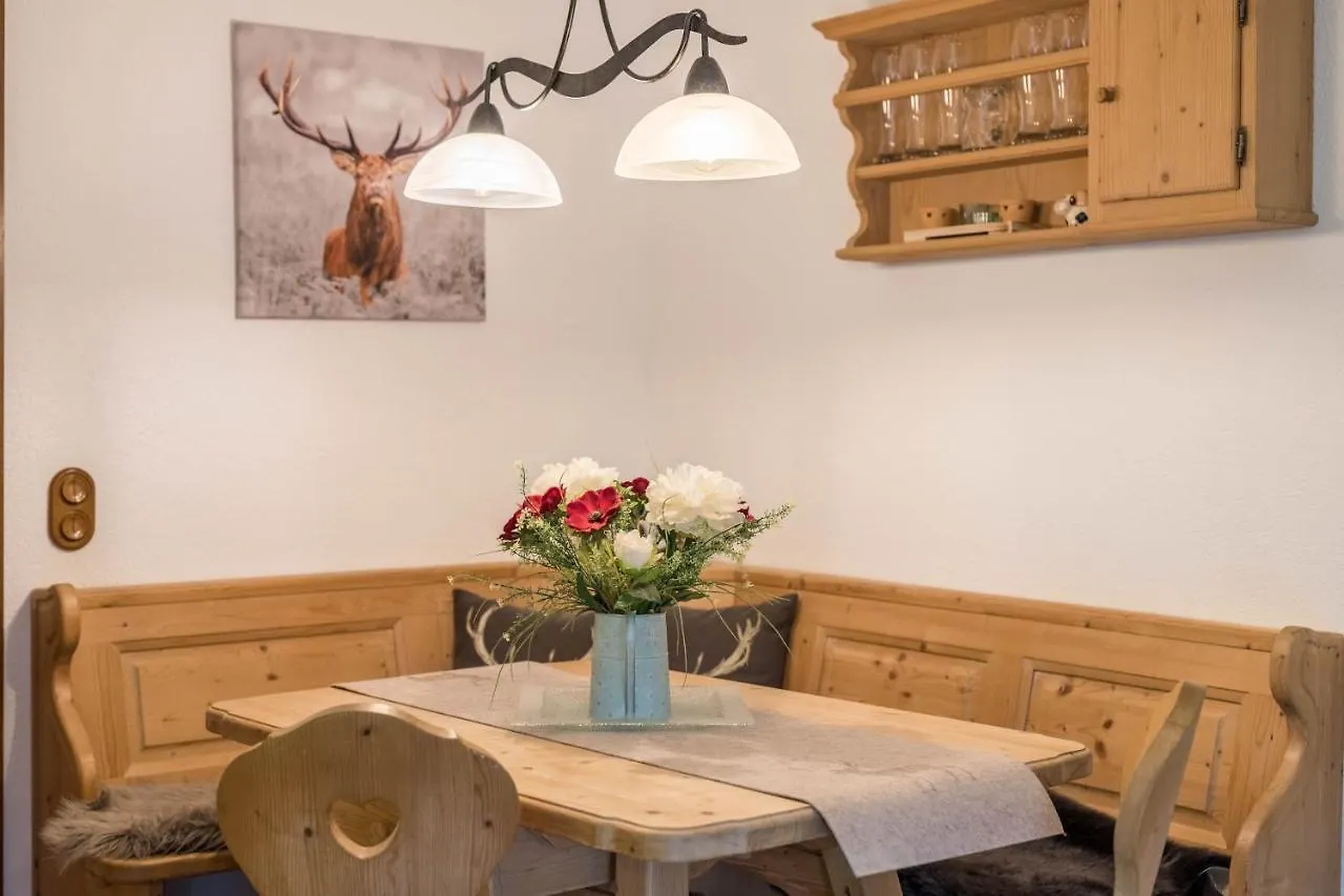 Ferienwohnung Lilly Garmisch-Partenkirchen Lägenhet